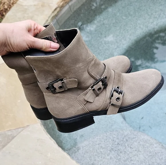 Nwot Kendall+Kylie Nori Suede Buckle Strap Moto Ankle Boot Tan Women's boots8,5M - Picture 1 of 16